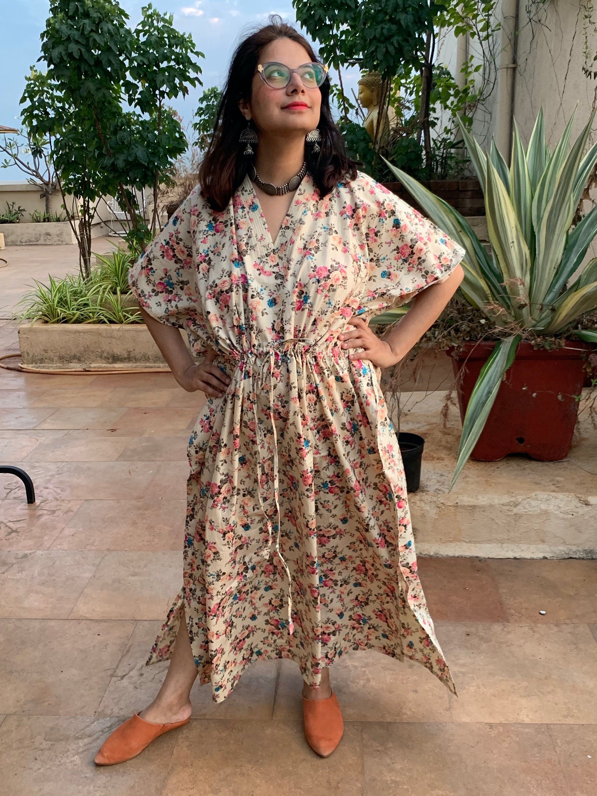 Vintage Floral Chic V-Neck, Cinched Waist Ankle Length Kaftan-1